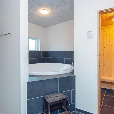 14 Person In Holiday home *